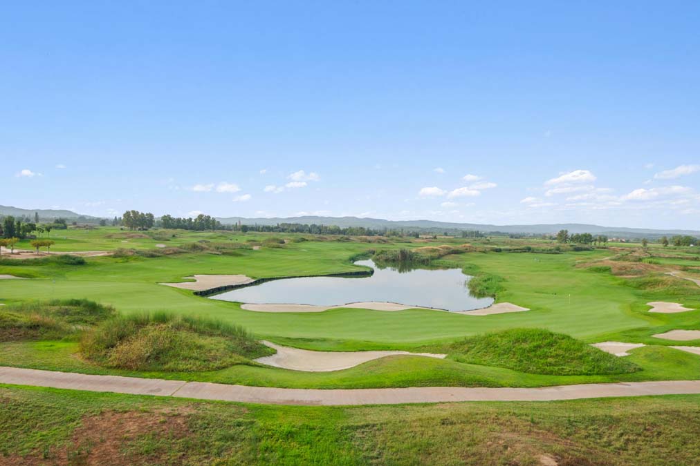 vista campo de golf piso urbanización empordà golf