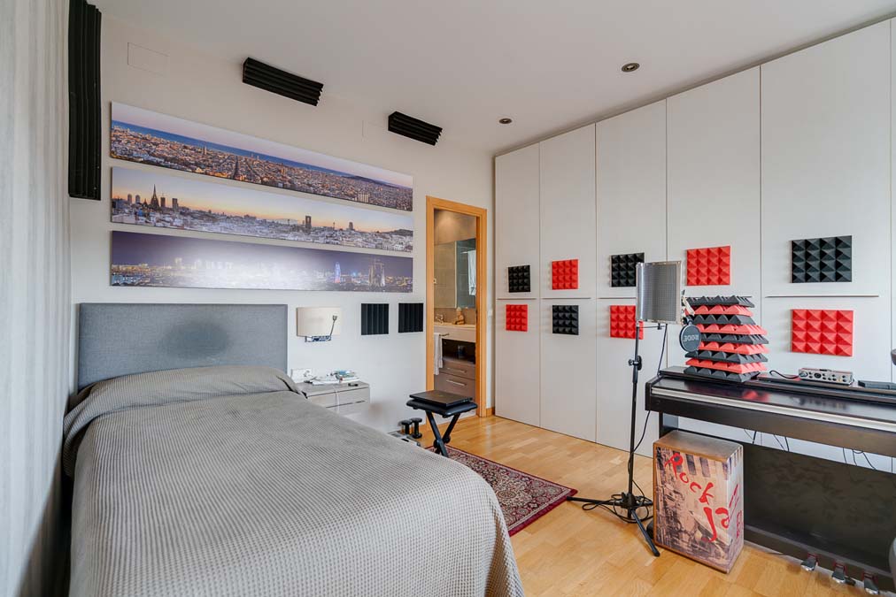 Dormitorio ático venta calle Balmes Barcelona