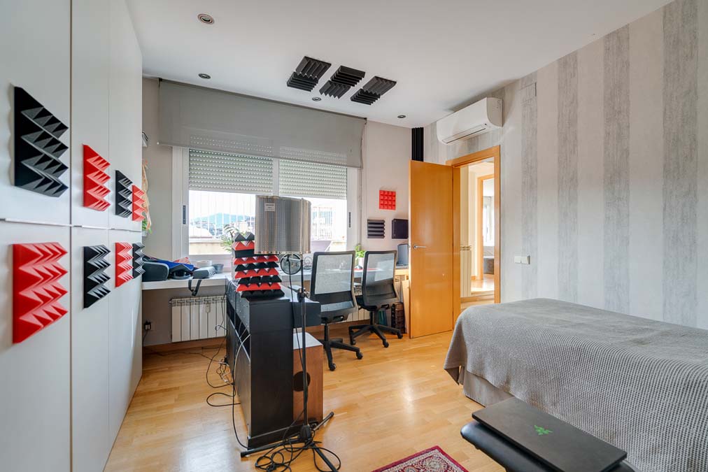 Habitación ático venta calle Balmes Barcelona